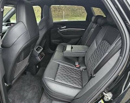 Чорний Ауді E-Tron, об'ємом двигуна 0 л та пробігом 120 тис. км за 33500 $, фото 102 на Automoto.ua