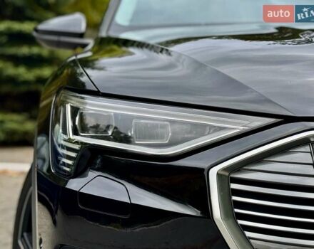 Чорний Ауді E-Tron, об'ємом двигуна 0 л та пробігом 159 тис. км за 24500 $, фото 9 на Automoto.ua