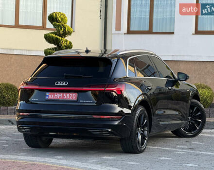 Чорний Ауді E-Tron, об'ємом двигуна 0 л та пробігом 150 тис. км за 25900 $, фото 56 на Automoto.ua