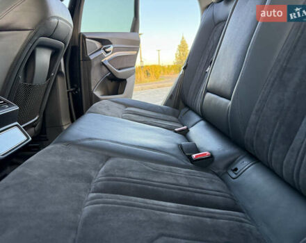 Чорний Ауді E-Tron, об'ємом двигуна 0 л та пробігом 150 тис. км за 26999 $, фото 81 на Automoto.ua