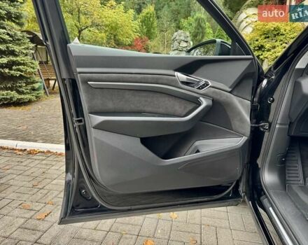 Чорний Ауді E-Tron, об'ємом двигуна 0 л та пробігом 159 тис. км за 24500 $, фото 68 на Automoto.ua