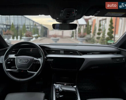 Чорний Ауді E-Tron, об'ємом двигуна 0 л та пробігом 51 тис. км за 31499 $, фото 49 на Automoto.ua