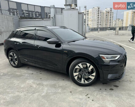 Чорний Ауді E-Tron, об'ємом двигуна 0 л та пробігом 155 тис. км за 30999 $, фото 21 на Automoto.ua