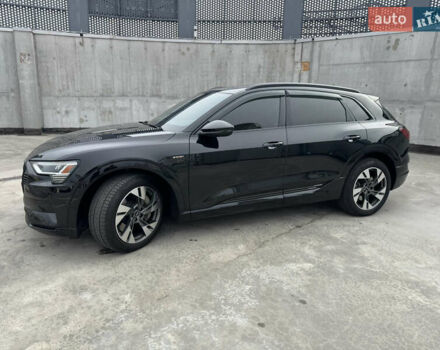 Чорний Ауді E-Tron, об'ємом двигуна 0 л та пробігом 155 тис. км за 30999 $, фото 3 на Automoto.ua