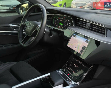 Чорний Ауді E-Tron, об'ємом двигуна 0 л та пробігом 78 тис. км за 33000 $, фото 27 на Automoto.ua