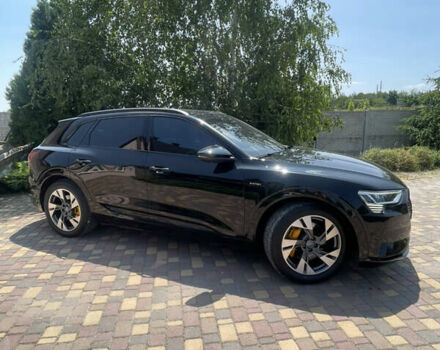 Чорний Ауді E-Tron, об'ємом двигуна 0 л та пробігом 128 тис. км за 31500 $, фото 12 на Automoto.ua