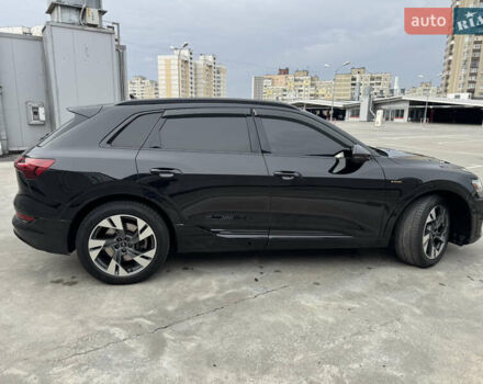 Чорний Ауді E-Tron, об'ємом двигуна 0 л та пробігом 155 тис. км за 30999 $, фото 18 на Automoto.ua