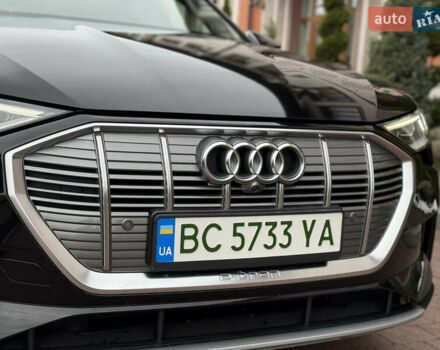 Чорний Ауді E-Tron, об'ємом двигуна 0 л та пробігом 51 тис. км за 31499 $, фото 11 на Automoto.ua