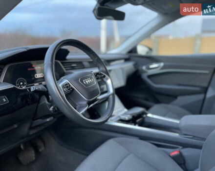 Чорний Ауді E-Tron, об'ємом двигуна 0 л та пробігом 78 тис. км за 26500 $, фото 40 на Automoto.ua