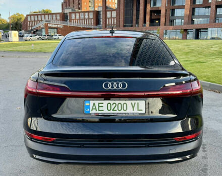 Ауди E-Tron 2020 в Днепре (Днепропетровске) на Automoto.ua Черный Ауди E-Tron, объемом двигателя 0 л и пробегом 101 тыс. км за 27900 $, фото 4 на Automoto.ua
