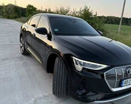 Чорний Ауді E-Tron, об'ємом двигуна 0 л та пробігом 53 тис. км за 52800 $, фото 8 на Automoto.ua