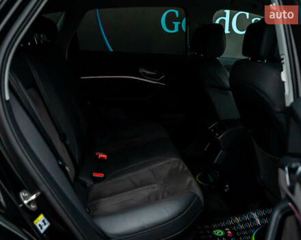 Чорний Ауді E-Tron, об'ємом двигуна 0 л та пробігом 75 тис. км за 29900 $, фото 47 на Automoto.ua