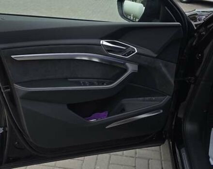 Черный Ауди E-Tron, объемом двигателя 0 л и пробегом 138 тыс. км за 29900 $, фото 38 на Automoto.ua
