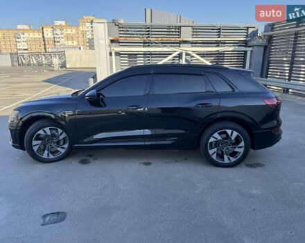 Чорний Ауді E-Tron, об'ємом двигуна 0 л та пробігом 155 тис. км за 29499 $, фото 3 на Automoto.ua