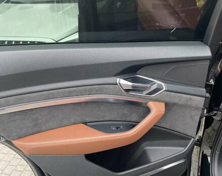 Черный Ауди E-Tron, объемом двигателя 0 л и пробегом 146 тыс. км за 31900 $, фото 16 на Automoto.ua