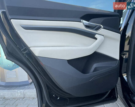 Черный Ауди E-Tron, объемом двигателя 0 л и пробегом 67 тыс. км за 29999 $, фото 11 на Automoto.ua
