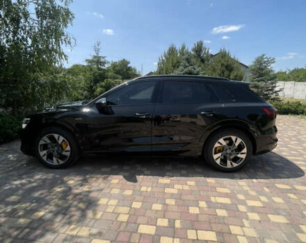 Чорний Ауді E-Tron, об'ємом двигуна 0 л та пробігом 128 тис. км за 31500 $, фото 4 на Automoto.ua