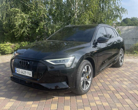 Чорний Ауді E-Tron, об'ємом двигуна 0 л та пробігом 128 тис. км за 31500 $, фото 1 на Automoto.ua