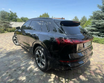 Чорний Ауді E-Tron, об'ємом двигуна 0 л та пробігом 128 тис. км за 31500 $, фото 7 на Automoto.ua