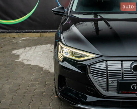 Чорний Ауді E-Tron, об'ємом двигуна 0 л та пробігом 75 тис. км за 29900 $, фото 2 на Automoto.ua