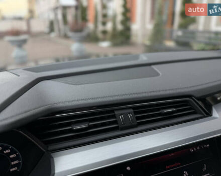 Чорний Ауді E-Tron, об'ємом двигуна 0 л та пробігом 51 тис. км за 31499 $, фото 43 на Automoto.ua