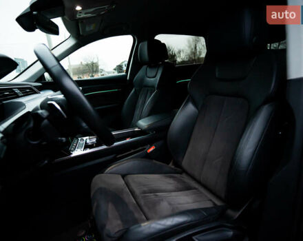 Чорний Ауді E-Tron, об'ємом двигуна 0 л та пробігом 75 тис. км за 29900 $, фото 91 на Automoto.ua