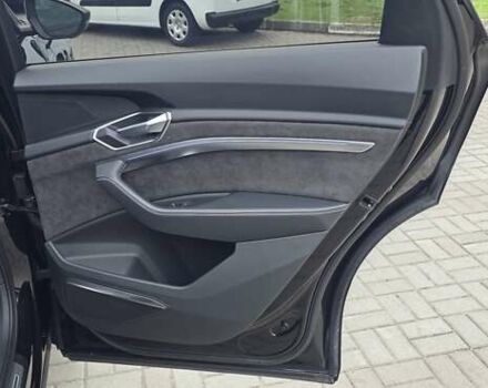 Чорний Ауді E-Tron, об'ємом двигуна 0 л та пробігом 138 тис. км за 29900 $, фото 59 на Automoto.ua