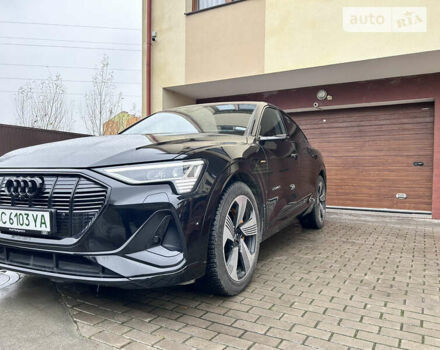 Чорний Ауді E-Tron, об'ємом двигуна 0 л та пробігом 53 тис. км за 43900 $, фото 6 на Automoto.ua