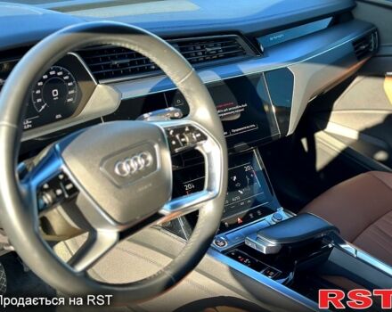 Чорний Ауді E-Tron, об'ємом двигуна 0 л та пробігом 180 тис. км за 24900 $, фото 6 на Automoto.ua