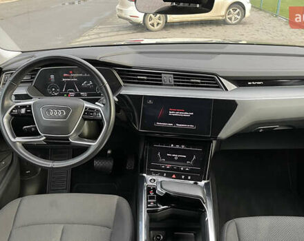 Чорний Ауді E-Tron, об'ємом двигуна 0 л та пробігом 78 тис. км за 26500 $, фото 48 на Automoto.ua