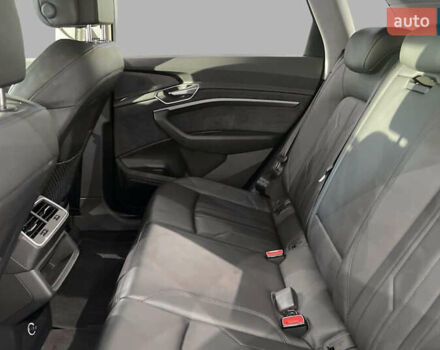 Черный Ауди E-Tron, объемом двигателя 0 л и пробегом 125 тыс. км за 21700 $, фото 24 на Automoto.ua