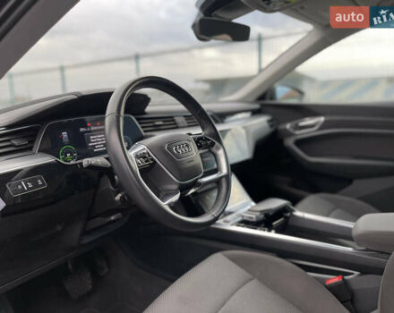 Чорний Ауді E-Tron, об'ємом двигуна 0 л та пробігом 78 тис. км за 26500 $, фото 27 на Automoto.ua