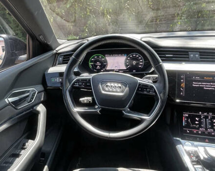 Чорний Ауді E-Tron, об'ємом двигуна 0 л та пробігом 128 тис. км за 31500 $, фото 20 на Automoto.ua