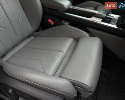 Чорний Ауді E-Tron, об'ємом двигуна 0 л та пробігом 51 тис. км за 31499 $, фото 56 на Automoto.ua