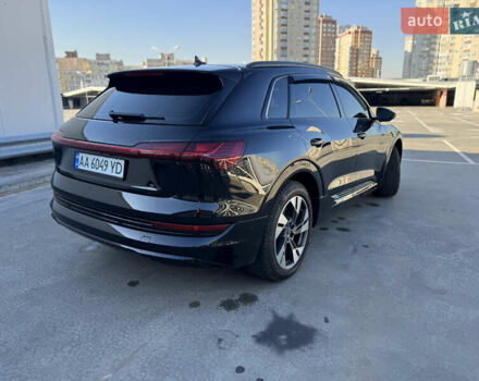 Чорний Ауді E-Tron, об'ємом двигуна 0 л та пробігом 155 тис. км за 29499 $, фото 10 на Automoto.ua