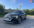 Чорний Ауді E-Tron, об'ємом двигуна 0 л та пробігом 58 тис. км за 34450 $, фото 6 на Automoto.ua