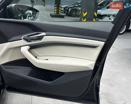 Чорний Ауді E-Tron, об'ємом двигуна 0 л та пробігом 148 тис. км за 26000 $, фото 19 на Automoto.ua