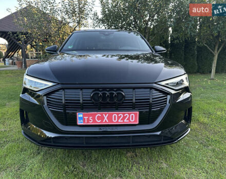 Черный Ауди E-Tron, объемом двигателя 0 л и пробегом 119 тыс. км за 29999 $, фото 1 на Automoto.ua