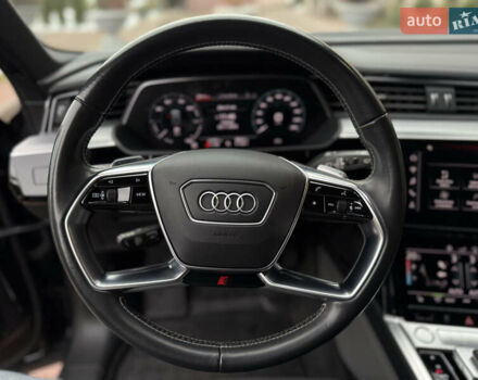 Чорний Ауді E-Tron, об'ємом двигуна 0 л та пробігом 51 тис. км за 31499 $, фото 39 на Automoto.ua