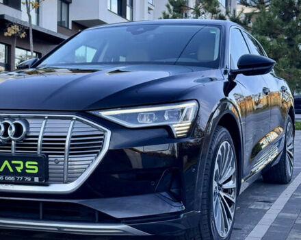 Чорний Ауді E-Tron, об'ємом двигуна 0 л та пробігом 72 тис. км за 29900 $, фото 6 на Automoto.ua