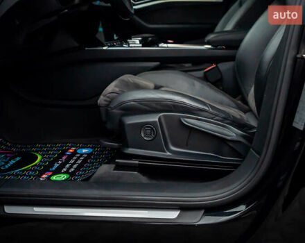 Чорний Ауді E-Tron, об'ємом двигуна 0 л та пробігом 75 тис. км за 29900 $, фото 39 на Automoto.ua