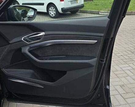 Чорний Ауді E-Tron, об'ємом двигуна 0 л та пробігом 138 тис. км за 29900 $, фото 61 на Automoto.ua