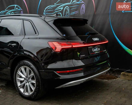 Чорний Ауді E-Tron, об'ємом двигуна 0 л та пробігом 75 тис. км за 29900 $, фото 11 на Automoto.ua