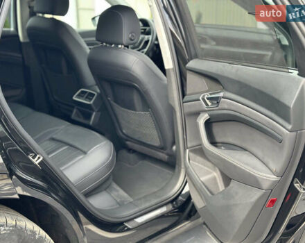 Черный Ауди E-Tron, объемом двигателя 0 л и пробегом 130 тыс. км за 26500 $, фото 29 на Automoto.ua