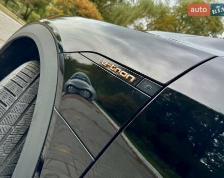 Чорний Ауді E-Tron, об'ємом двигуна 0 л та пробігом 159 тис. км за 24500 $, фото 40 на Automoto.ua