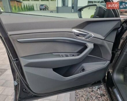 Чорний Ауді E-Tron, об'ємом двигуна 0 л та пробігом 154 тис. км за 19500 $, фото 17 на Automoto.ua