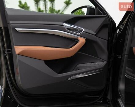 Черный Ауди E-Tron, объемом двигателя 0 л и пробегом 50 тыс. км за 39400 $, фото 26 на Automoto.ua