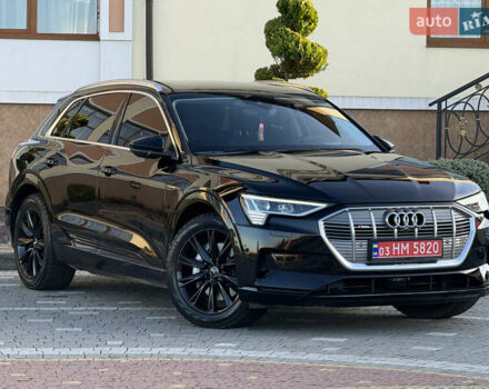 Чорний Ауді E-Tron, об'ємом двигуна 0 л та пробігом 150 тис. км за 25900 $, фото 4 на Automoto.ua