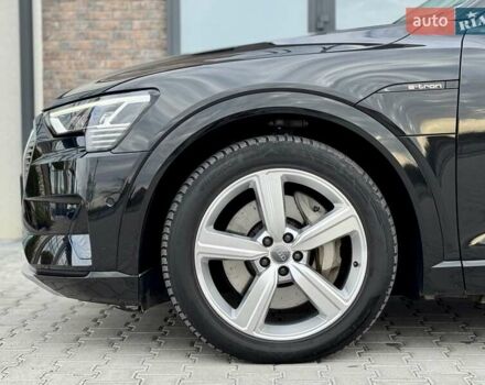 Черный Ауди E-Tron, объемом двигателя 0 л и пробегом 130 тыс. км за 22300 $, фото 31 на Automoto.ua