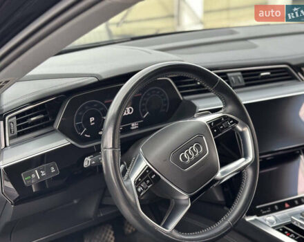 Черный Ауди E-Tron, объемом двигателя 0 л и пробегом 130 тыс. км за 26500 $, фото 26 на Automoto.ua